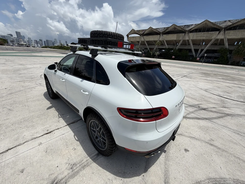 2015 Porsche Macan S - Image 17 of 31