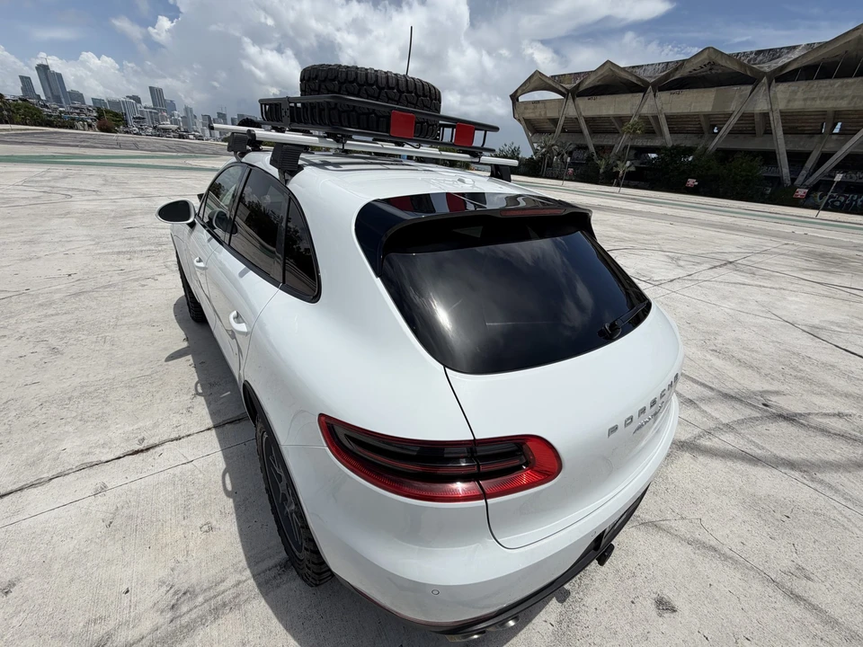 2015 Porsche Macan S - Image 18 of 31