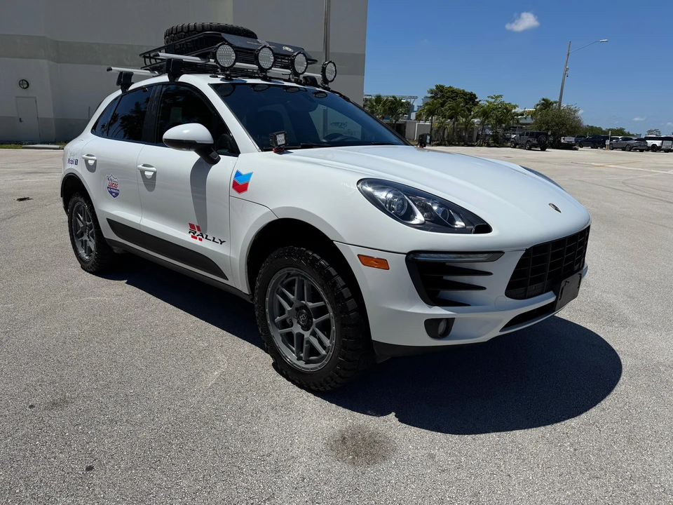 2015 Porsche Macan S - Image 13 of 31