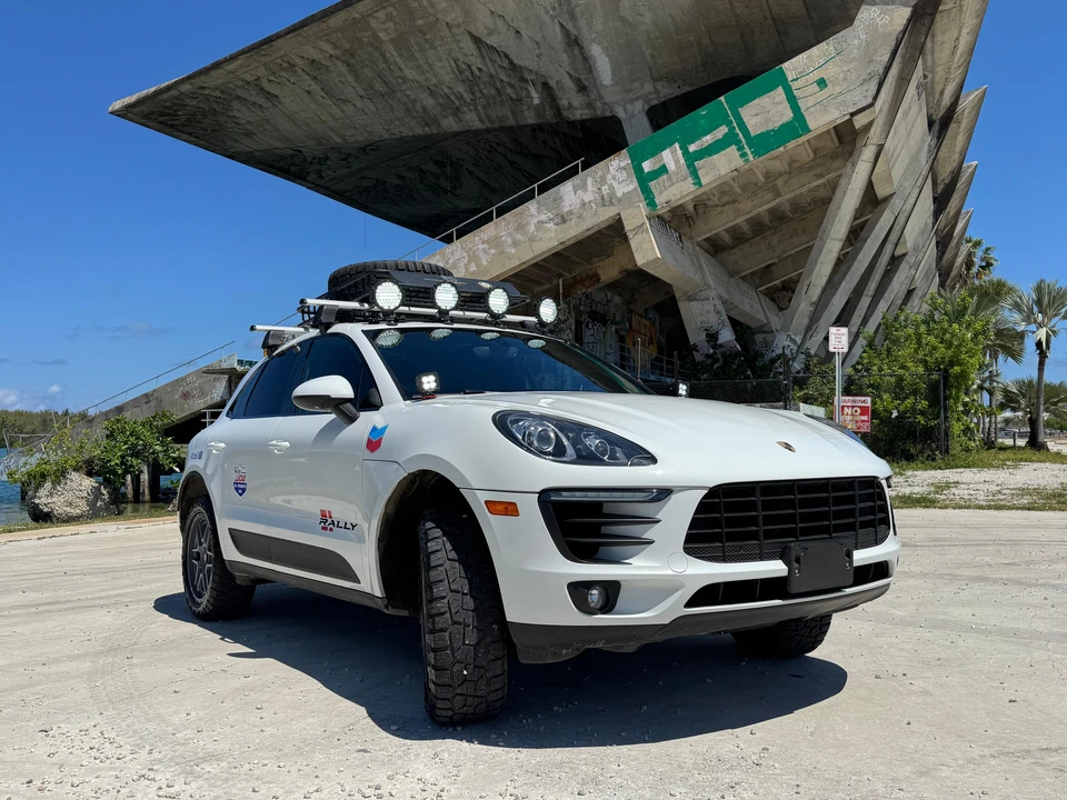 2015 Porsche Macan S - Image 15 of 31