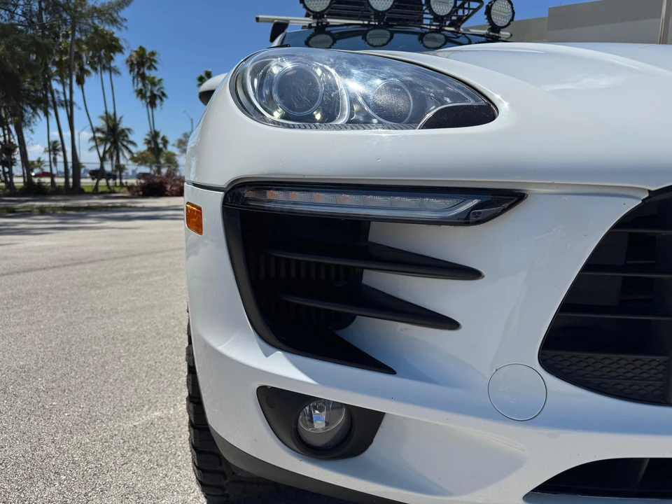2015 Porsche Macan S - Image 18 of 31