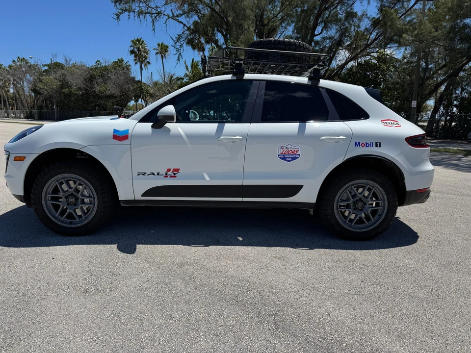 2015 Porsche Macan S - Image 8 of 31