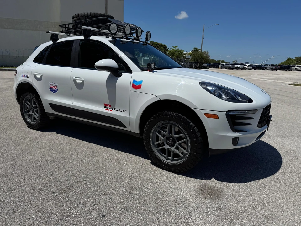 2015 Porsche Macan S - Image 12 of 31