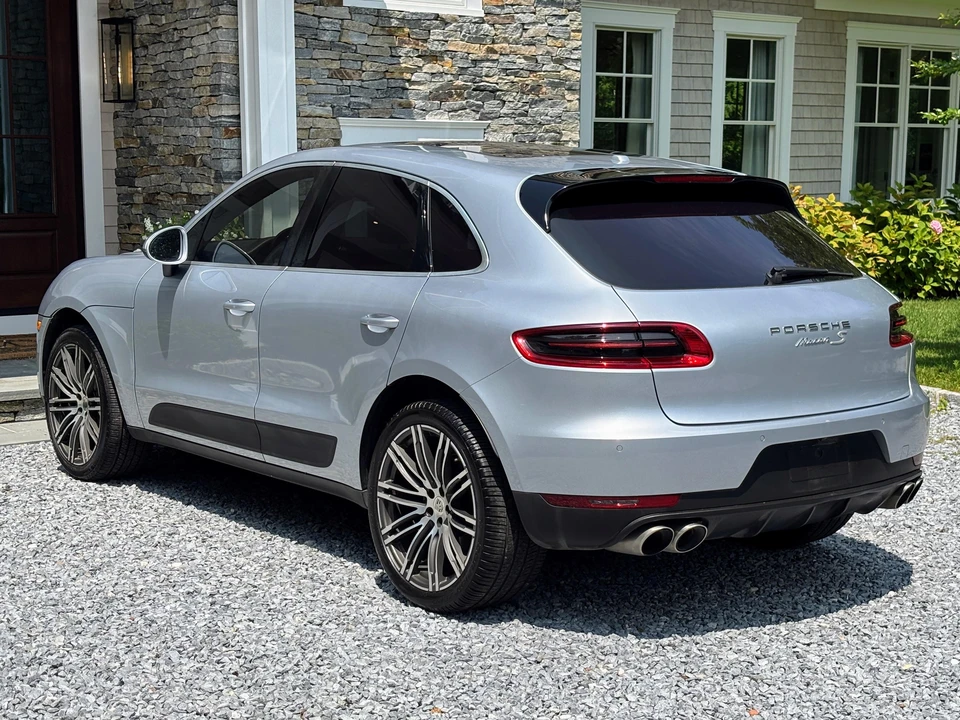 2015 Porsche Macan S - Image 17 of 31