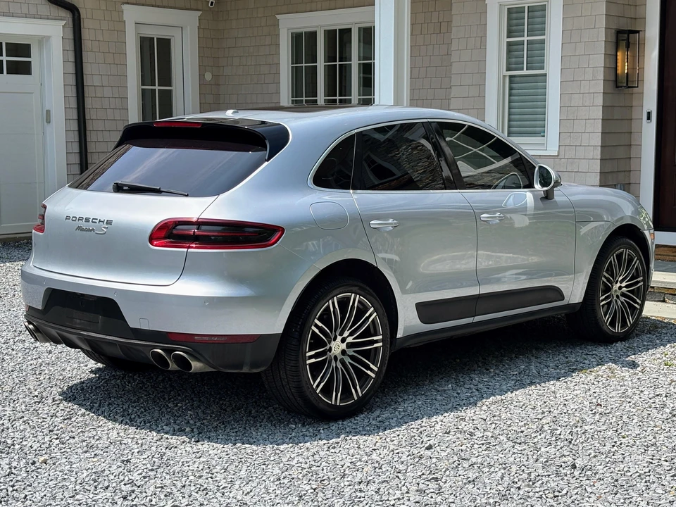 2015 Porsche Macan S - Image 25 of 31