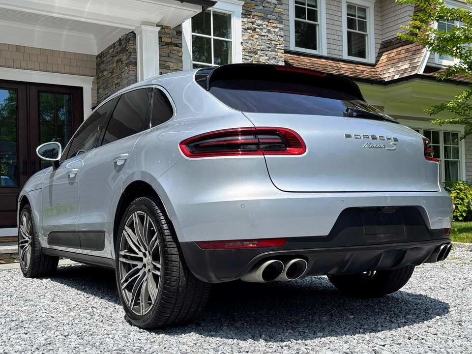 2015 Porsche Macan S - Image 18 of 31