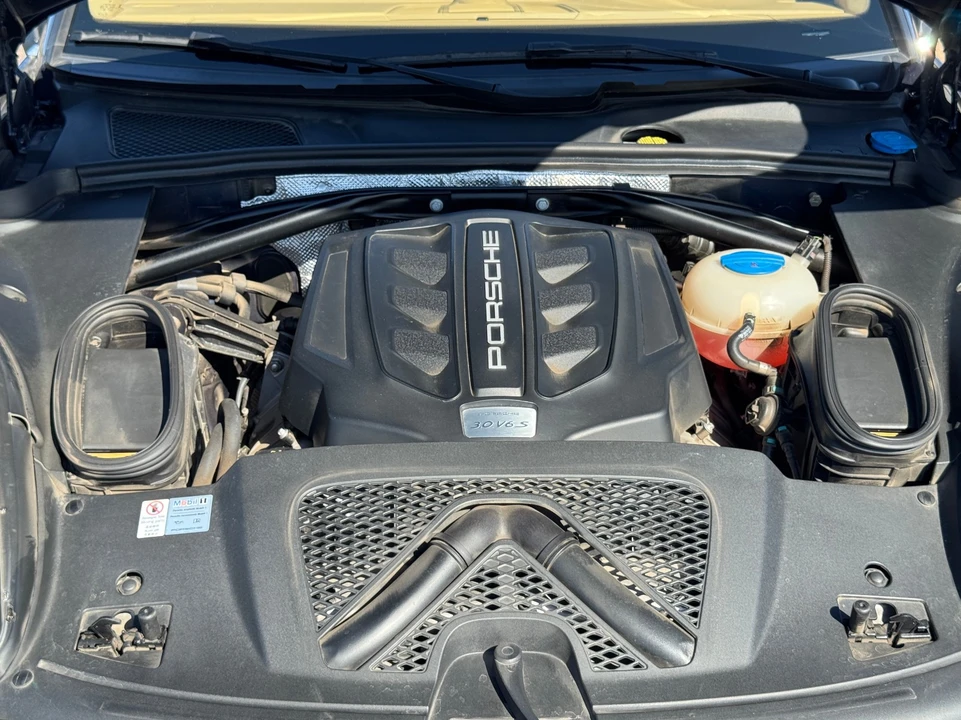 2015 Porsche Macan S - Image 26 of 30