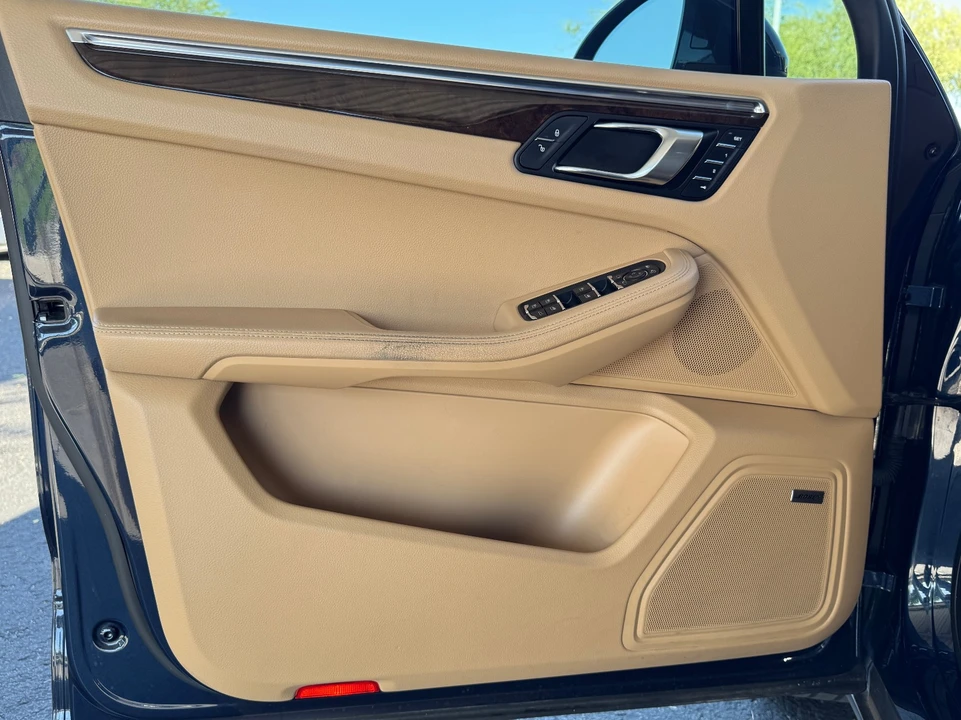 2015 Porsche Macan S - Image 20 of 30