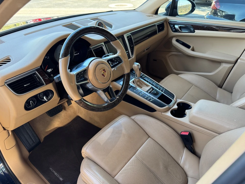 2015 Porsche Macan S - Image 18 of 30