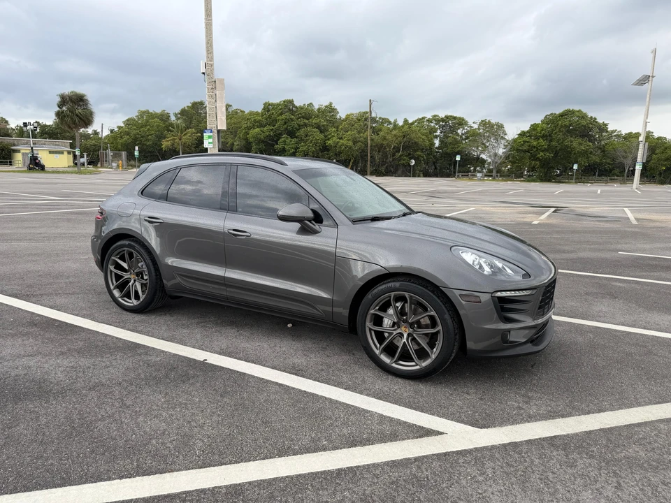 2015 Porsche Macan S - Image 18 of 31