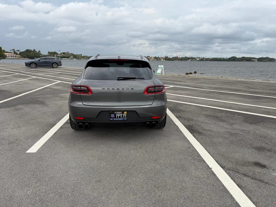 2015 Porsche Macan S - Image 14 of 31