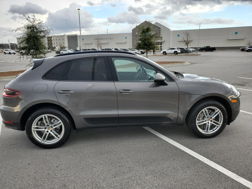2015 Porsche Macan S - Image 12 of 31