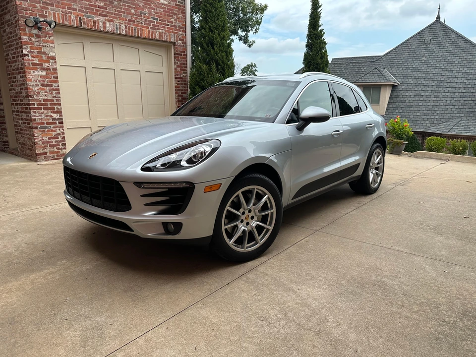 2015 Porsche Macan S - Image 25 of 31