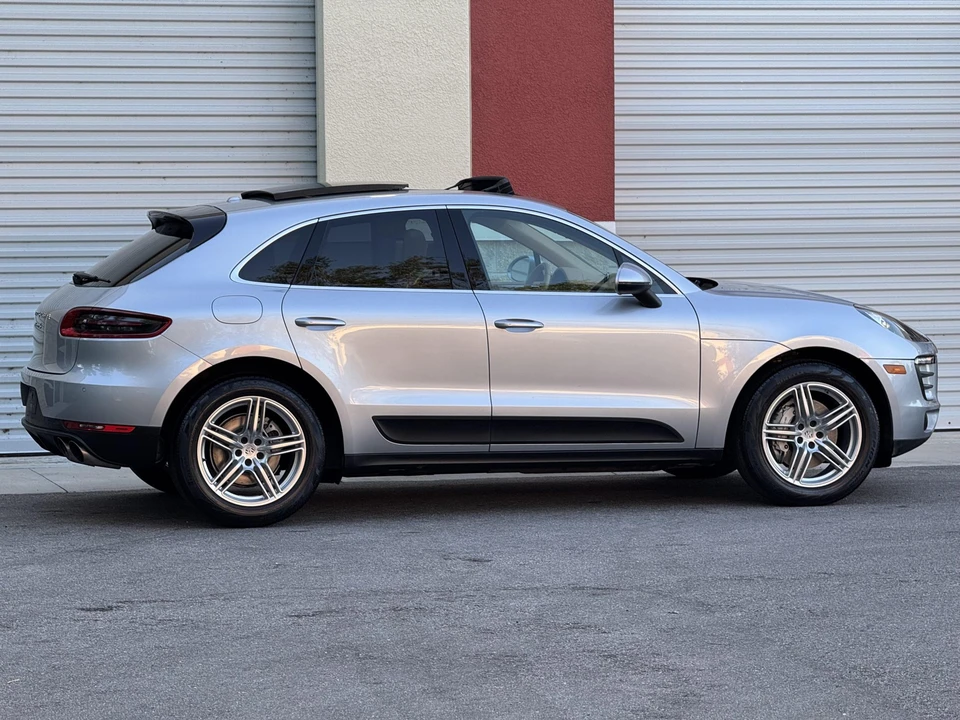 2015 Porsche Macan S - Image 12 of 31