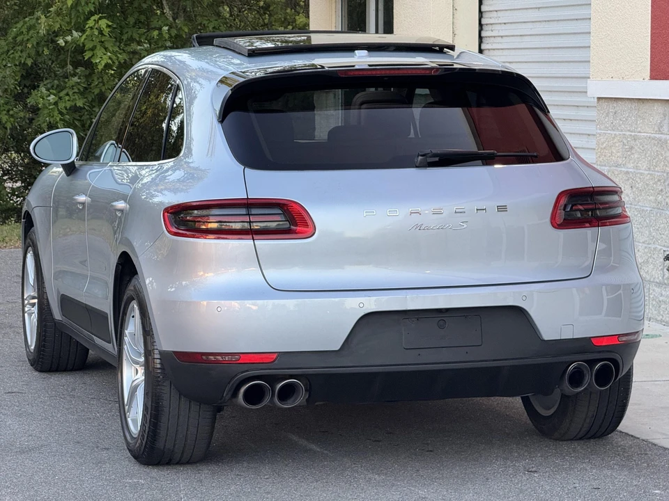 2015 Porsche Macan S - Image 18 of 31
