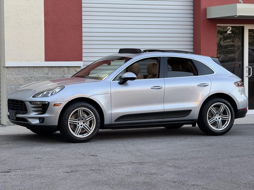 2015 Porsche Macan S - Image 2 of 31