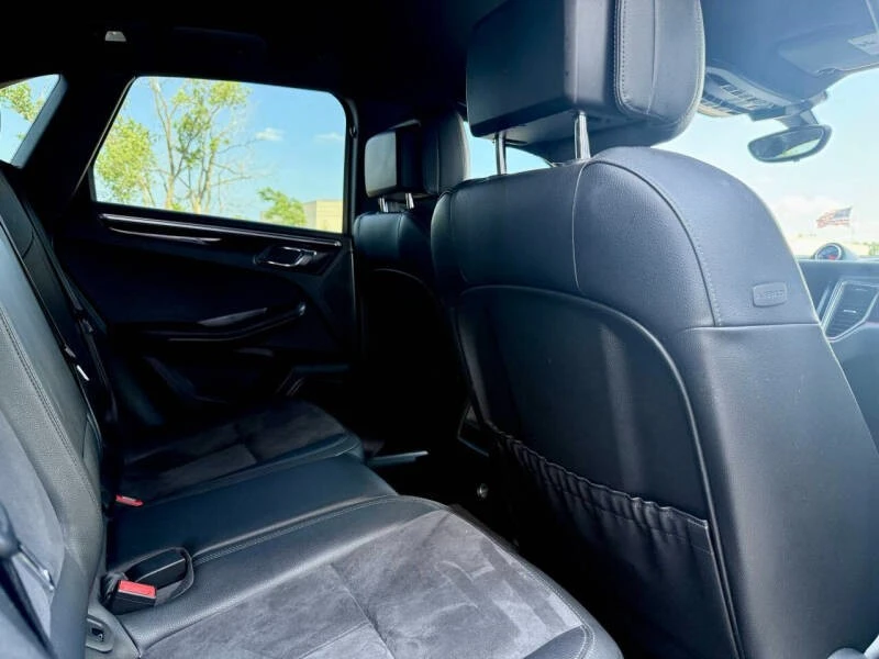 2015 Porsche Macan S - Image 16 of 21