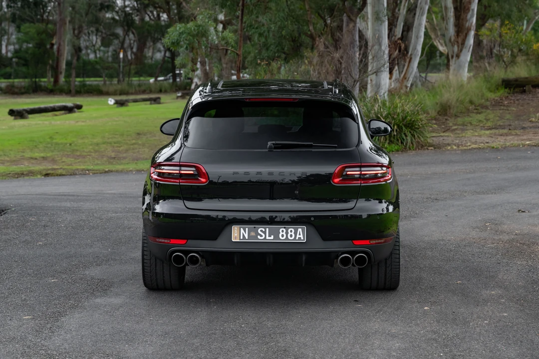 2015 Porsche Macan S - Image 14 of 31