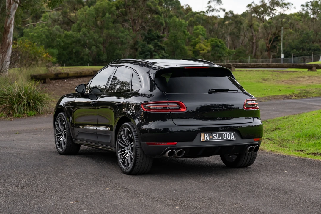 2015 Porsche Macan S - Image 13 of 31