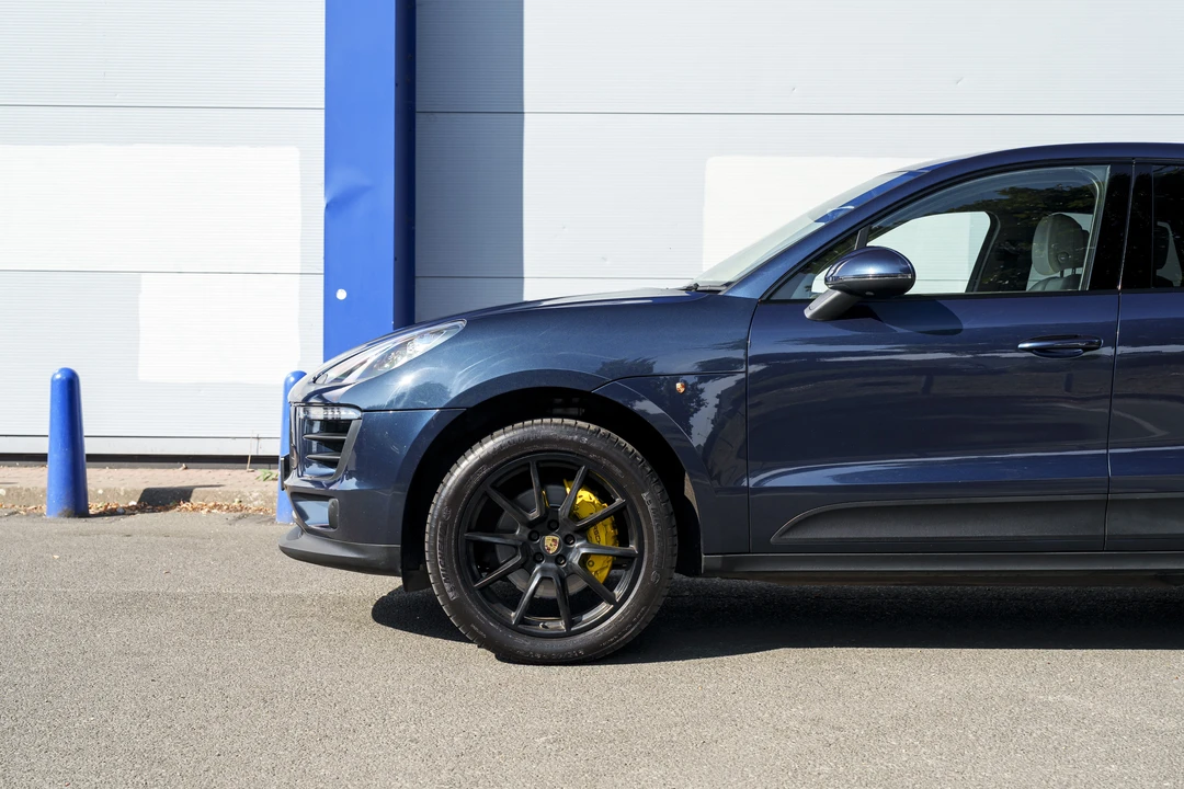 2015 Porsche Macan S - Image 12 of 31