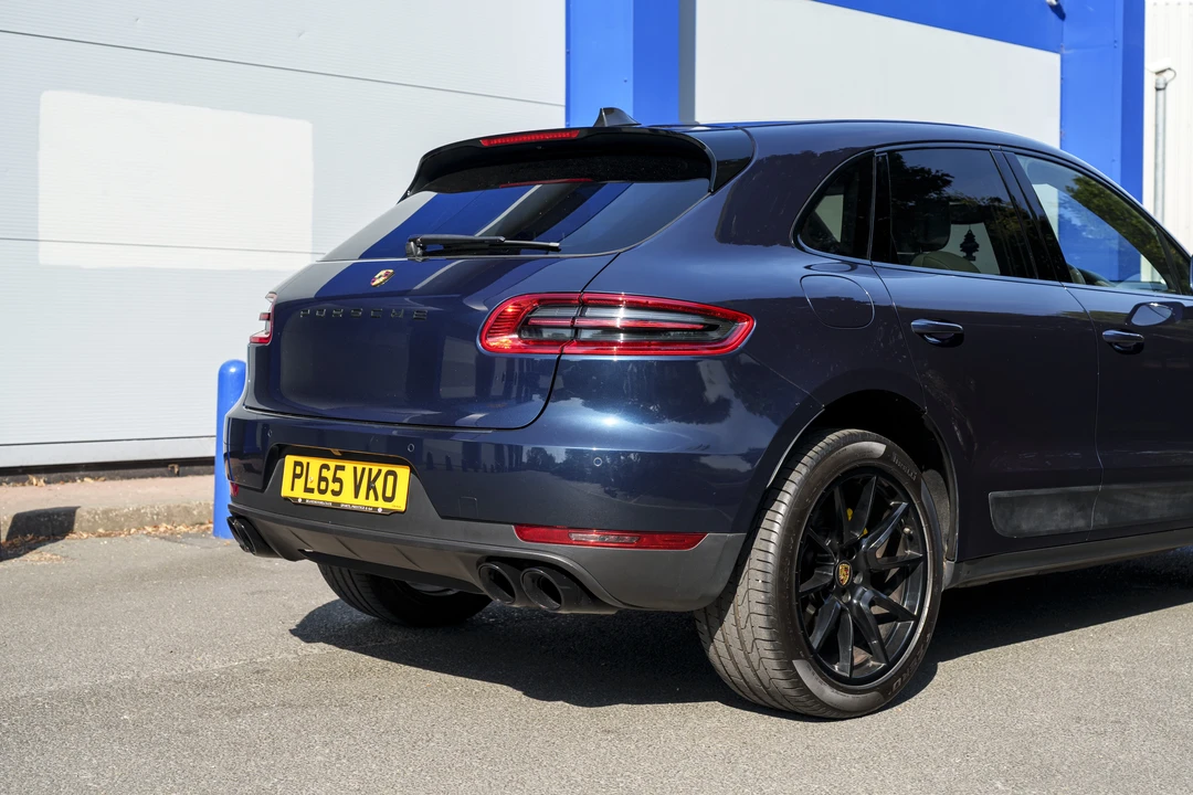 2015 Porsche Macan S - Image 16 of 31
