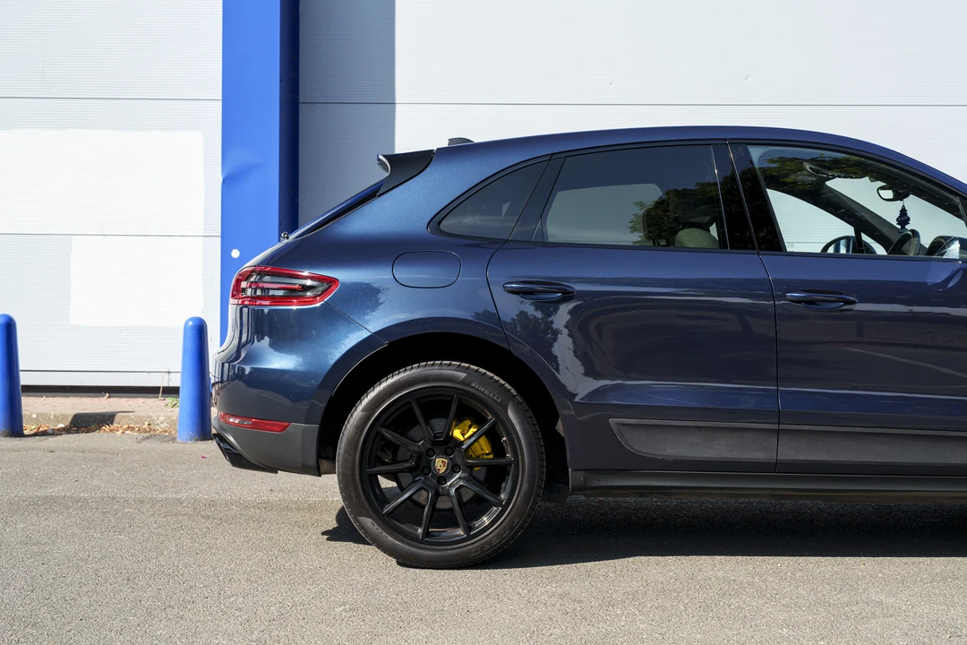 2015 Porsche Macan S - Image 17 of 31
