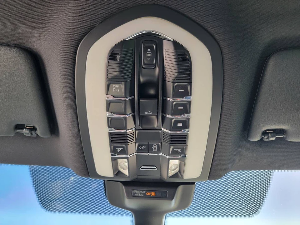 2015 Porsche Macan S - Image 22 of 24