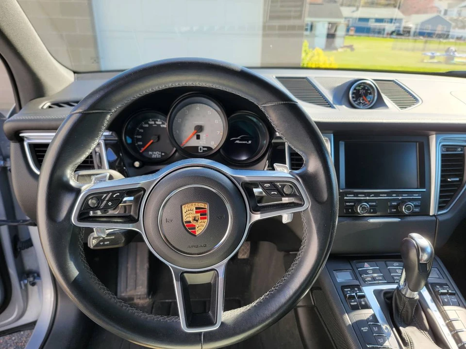 2015 Porsche Macan S - Image 12 of 24