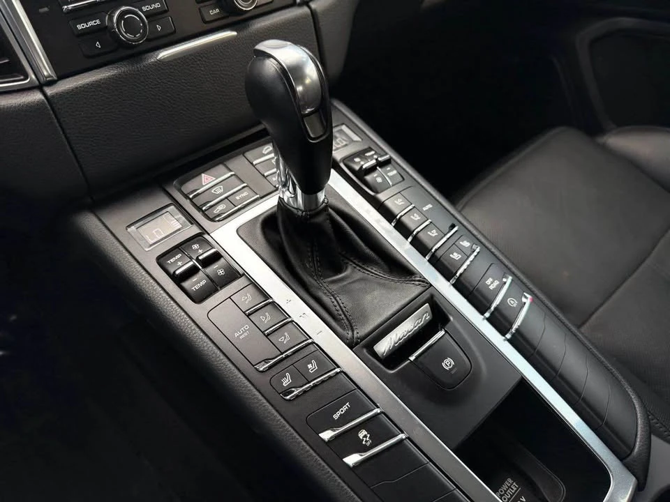 2015 Porsche Macan S - Image 16 of 19