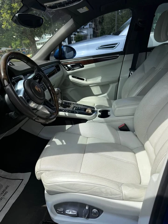 2015 Porsche Macan - Image 6 of 12