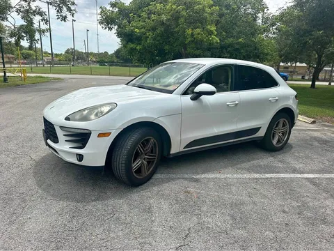 2015 Porsche Macan Sport Utility 4D