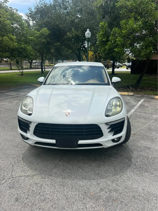 2015 Porsche Macan - Image 2 of 14
