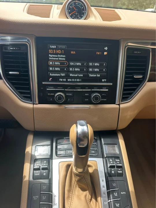 2015 Porsche Macan S - Image 14 of 15