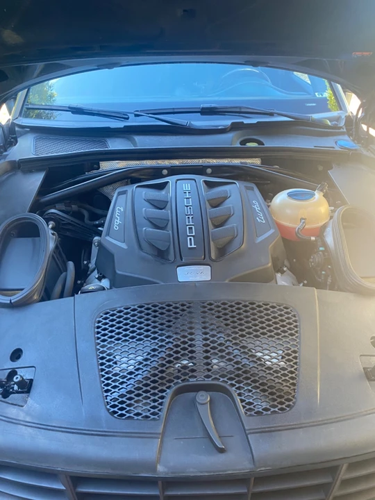 2015 Porsche Macan Turbo - Image 20 of 21
