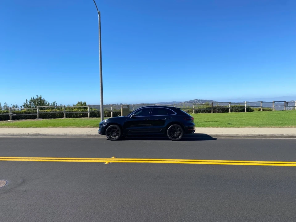 2015 Porsche Macan Turbo - Image 2 of 21