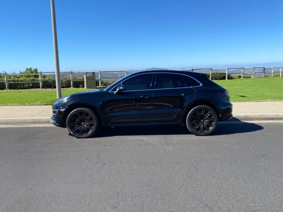 2015 Porsche Macan Turbo - Image 9 of 21