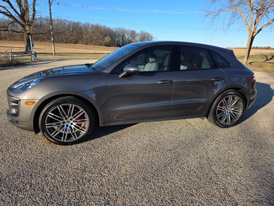 2015 Porsche Macan Turbo - Image 2 of 21