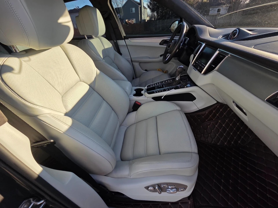 2015 Porsche Macan Turbo - Image 15 of 21