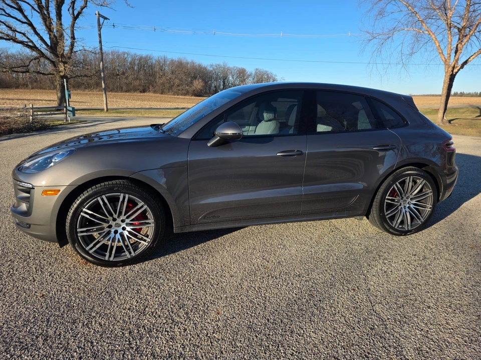 2015 Porsche Macan Turbo - Image 3 of 21