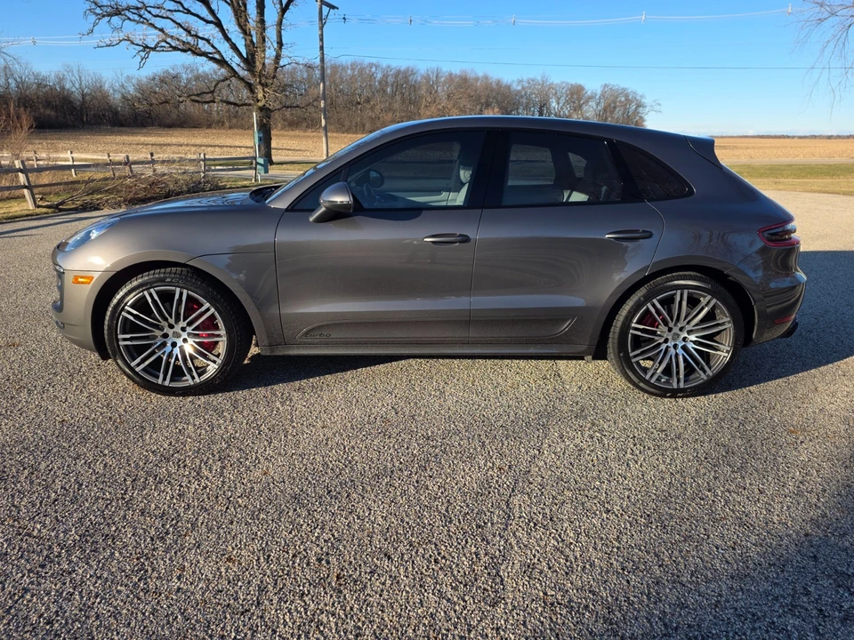 2015 Porsche Macan Turbo - Image 11 of 21