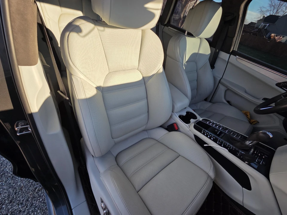 2015 Porsche Macan Turbo - Image 14 of 21