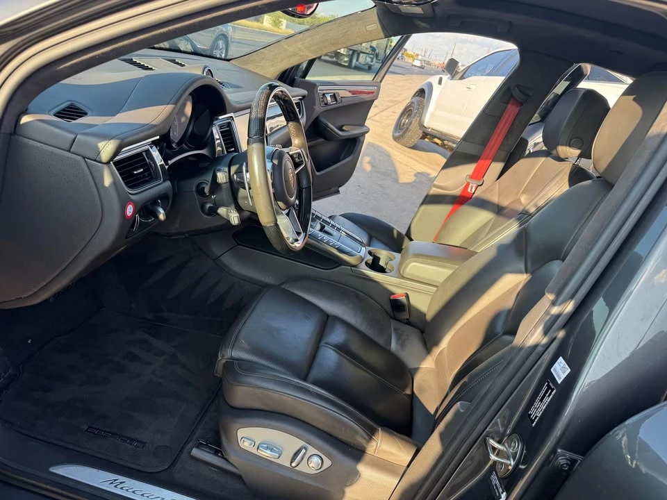 2015 Porsche Macan Turbo - Image 14 of 20