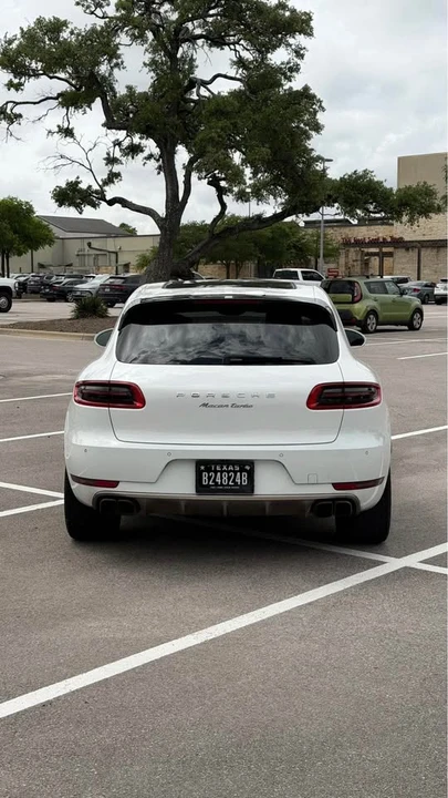 2015 Porsche Macan Turbo - Image 5 of 9