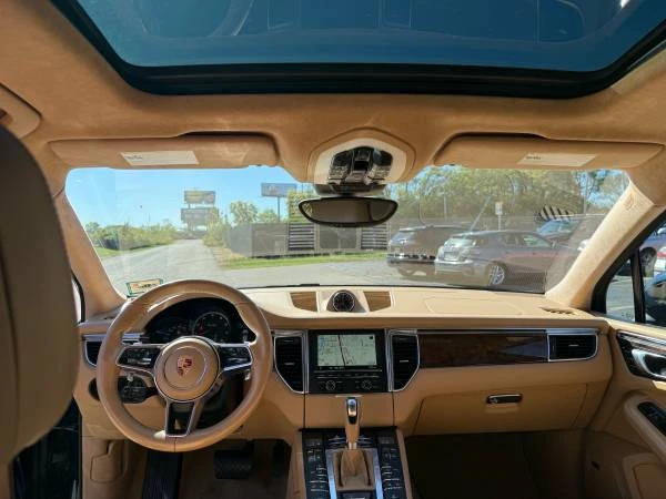 2015 Porsche Macan Turbo - Image 9 of 14