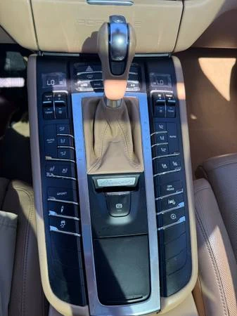 2015 Porsche Macan Turbo - Image 11 of 14