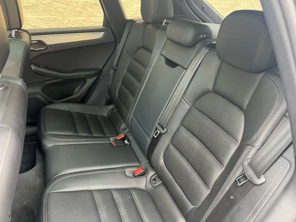 2015 Porsche Macan Turbo - Image 15 of 21