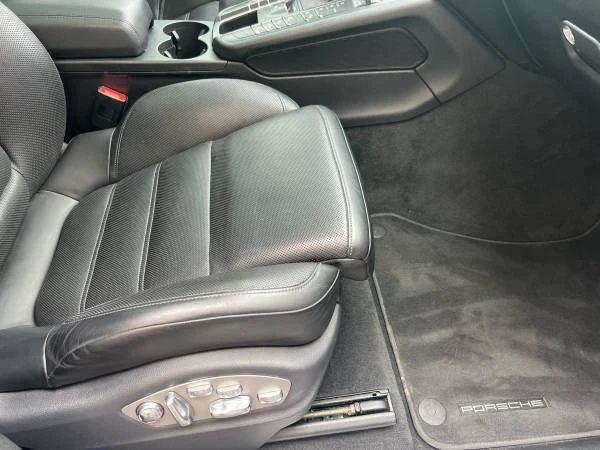 2015 Porsche Macan Turbo - Image 10 of 21