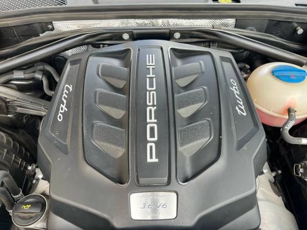 2015 Porsche Macan Turbo - Image 21 of 21