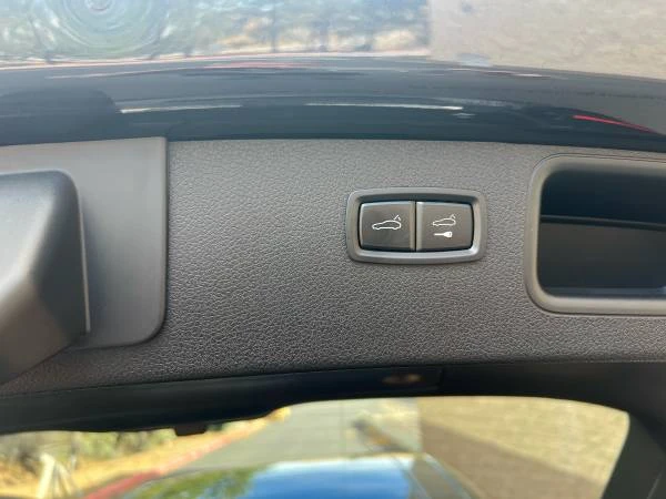 2015 Porsche Macan Turbo - Image 18 of 21