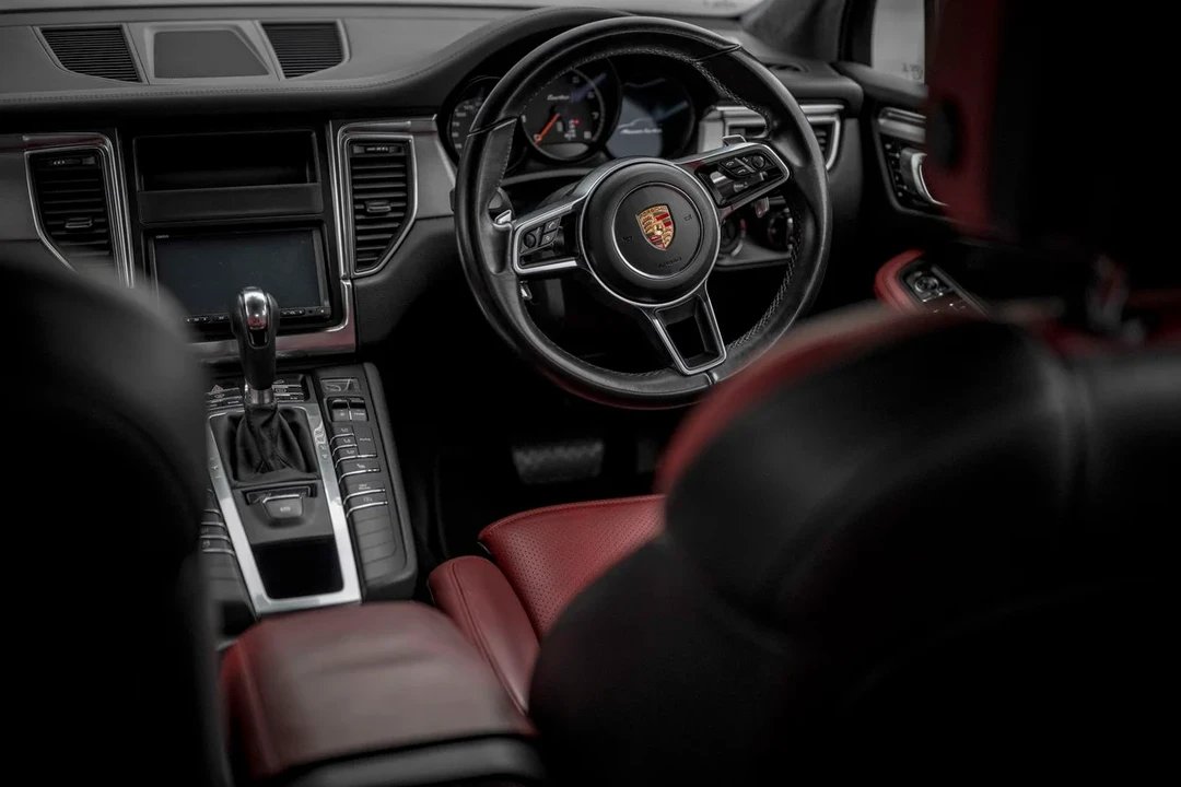 2015 Porsche Macan Turbo - Image 4 of 31